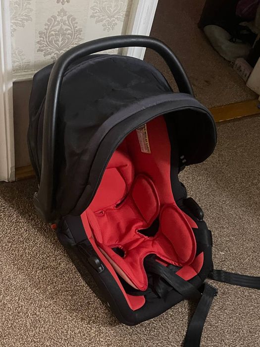 Детское автокресло-переноска Evenflo (0–13 кг)