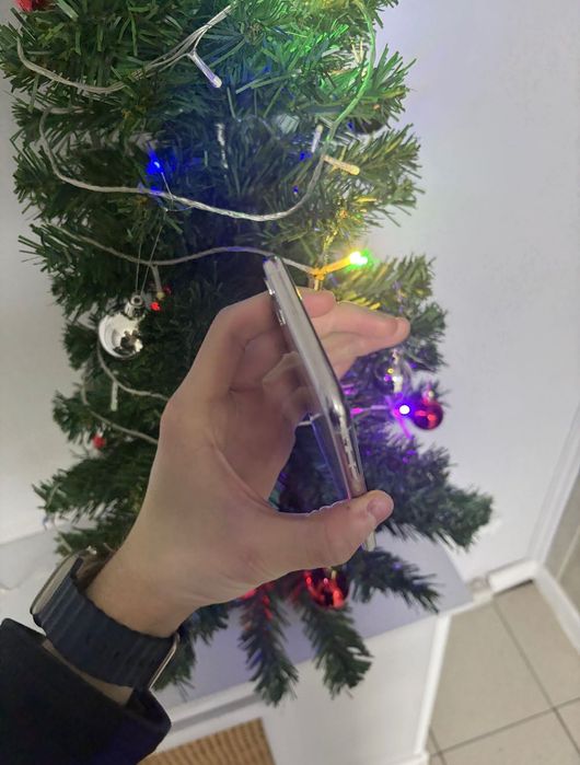 Айфон ХС 256 gb.