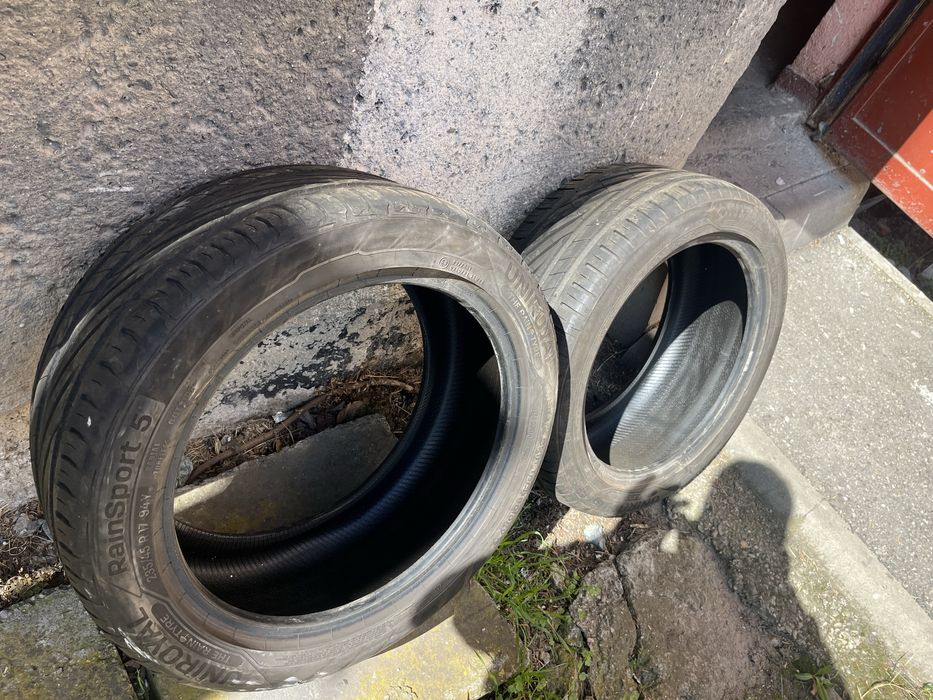 Vand Cauciucuri 235/45/17 foarte bune