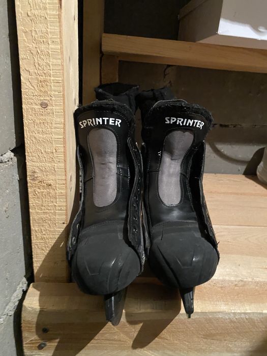 Хоккейные коньки