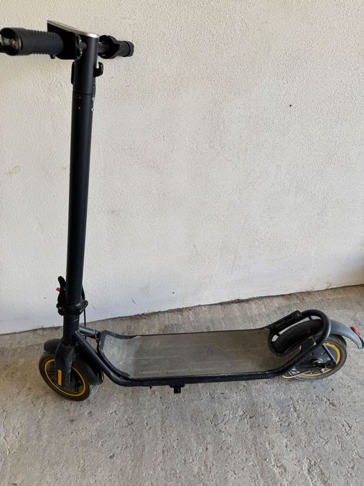 Vând trotinetă electrică