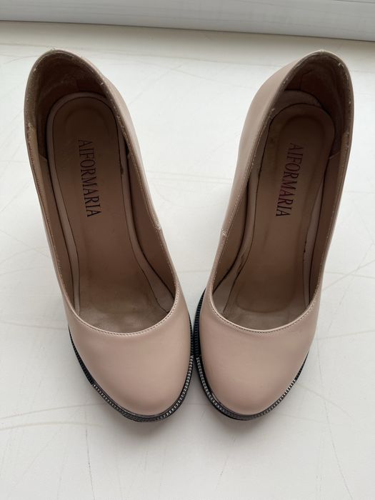 Продам туфли бежевого цвета