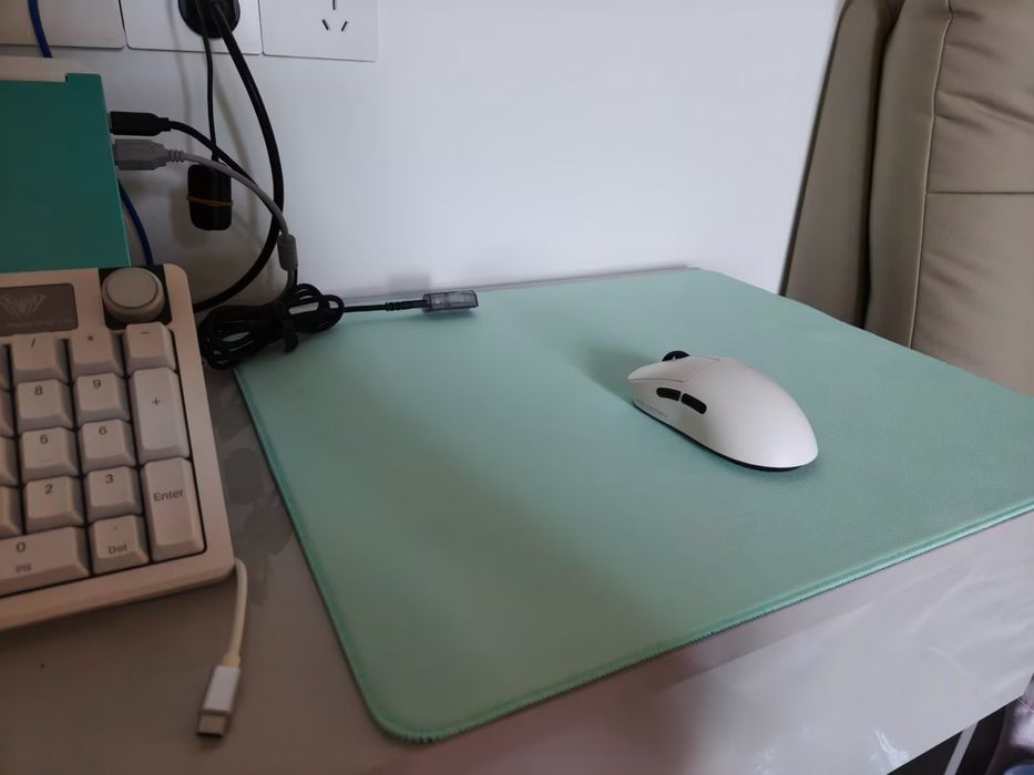 Продам новые коврики для мышки от Logitech (оригинал)