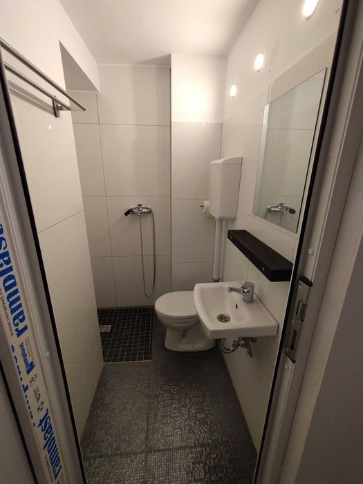 Proprietar, Garsonieră cu baie proprie, ultracentral, la casă