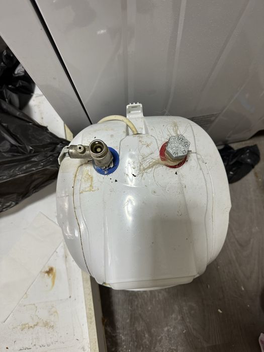 Бойлер за под мивка