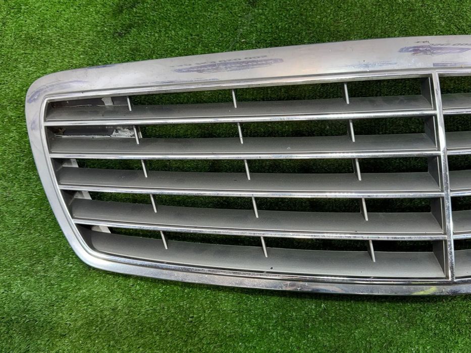GRILA RADIATOR MERCEDES BENZ W211 E280 CDI 2006 COD OEM A2118800383 2002-2009