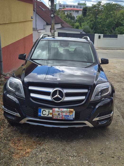 P.F.UNIC proprietar in Ro din 2017 vand autoturism  Mercedes-Benz GLK-200 CDi- dotari PREMIUM