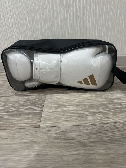 Продам оригинальные перчатки adidas iba