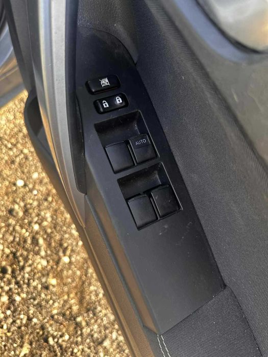 На Части Toyota Auris Тойота Аурис 1.4d 90к.с 2015г Комби