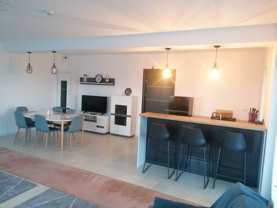 Inchiriez casa/vila campus universitar Moara