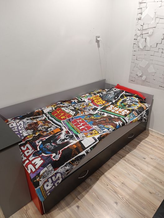 Пълно обзавеждане, легло с матрак, гардероб, рафт и два шкафа