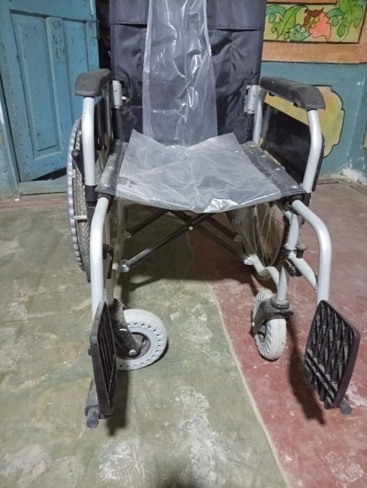 Nogironlik aravachasi yangi