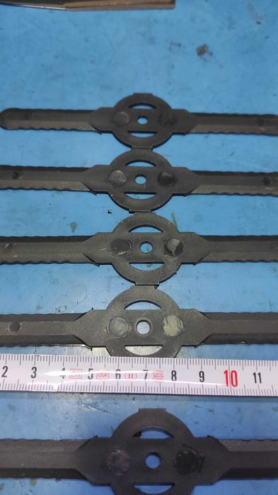 cutit plastic motocoasa trimer 14cm noi pret pe bucata dimens in poze