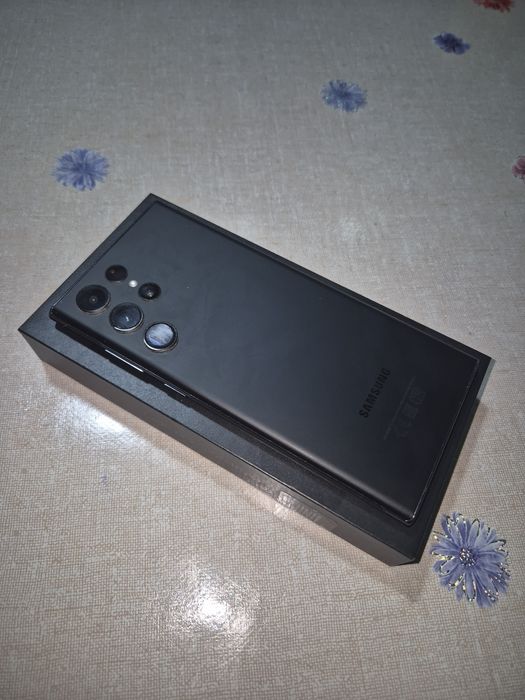 Продам Samsung S22 Ultra