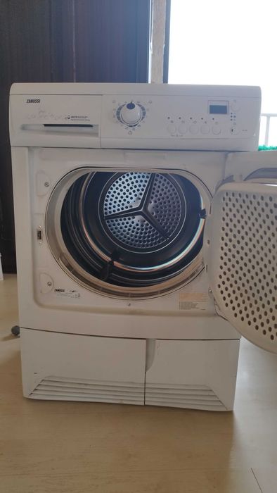 Сушилна Zanussi ZTE285