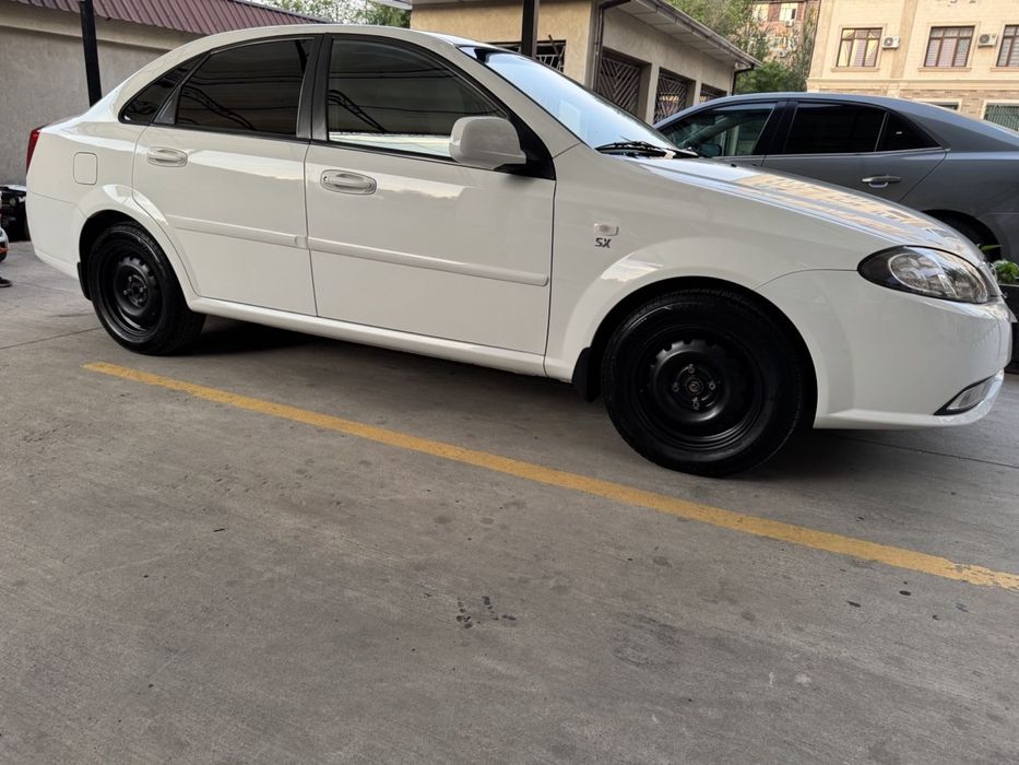 Jentra 1 evro avtomat 2015 yil 200.000 km toza