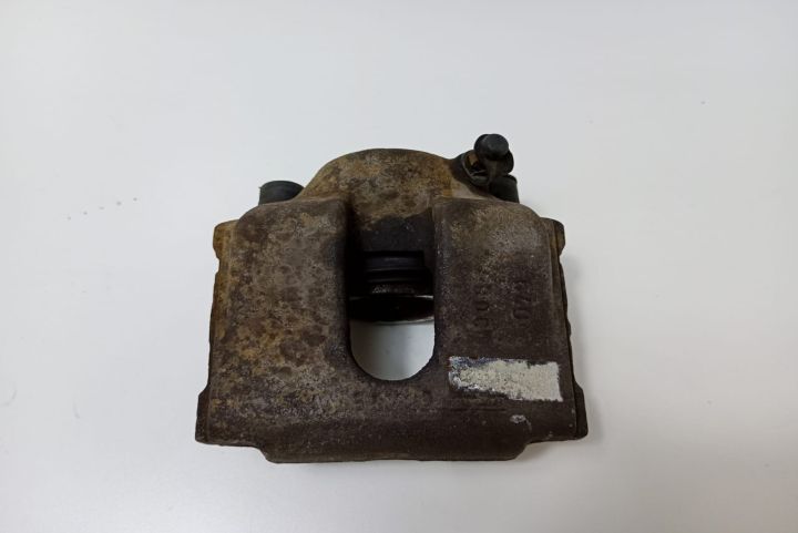 Etrier  dreapta fata BMW Seria 3 E46 (facelift) seria