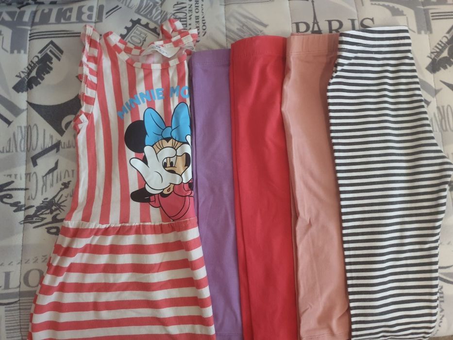 Продавам дрехи за момиче