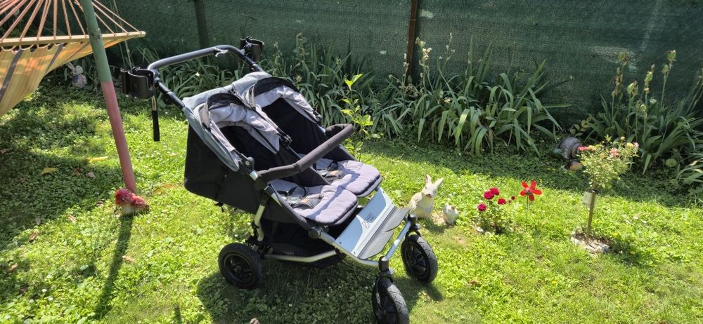 Количка за близнаци Mountain Buggy