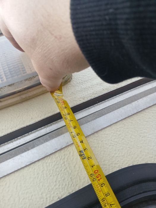 Ușa rulotă cu tot cu ială 1000lei fix