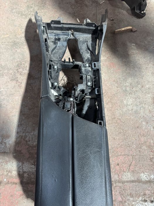 Bmw f10 f11 Подлакътник