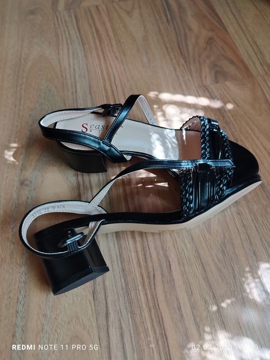 Дамски съндал нови