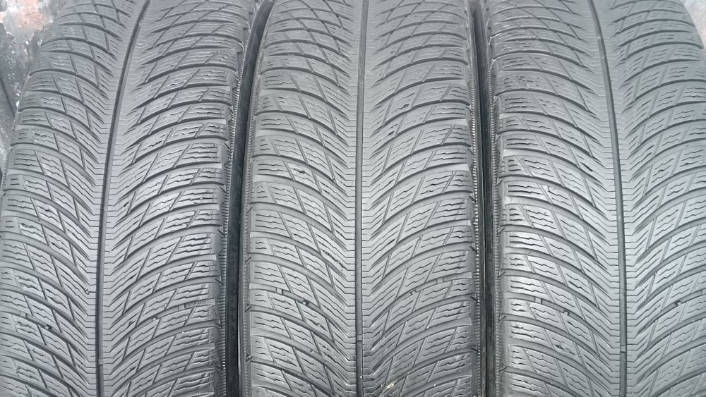 235/60/18 Michelin
