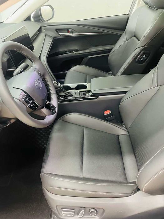 Toyota Camry 2026 Model Dual-Engine 2.0HSE Sport Lite Edition