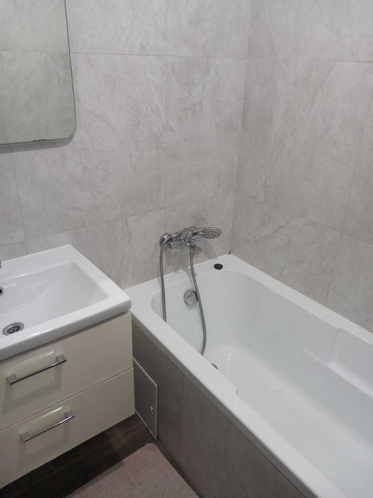 Închiriez apartament 3 camere