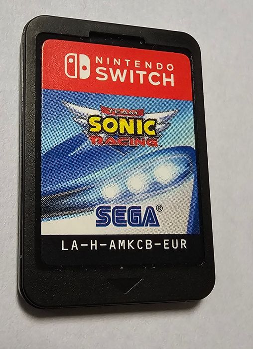 Pokemon Shield + Team Sonic Racing  Nintendo Switch