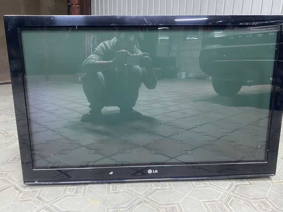 Телевизор LG 42 XP 2015 год