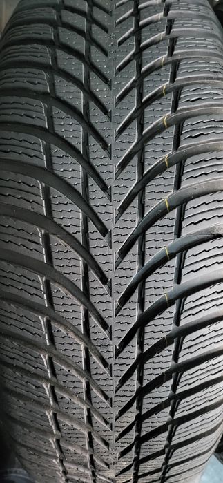 2 anvelope 235 60 18 nokian iarna 2023 7,5mm