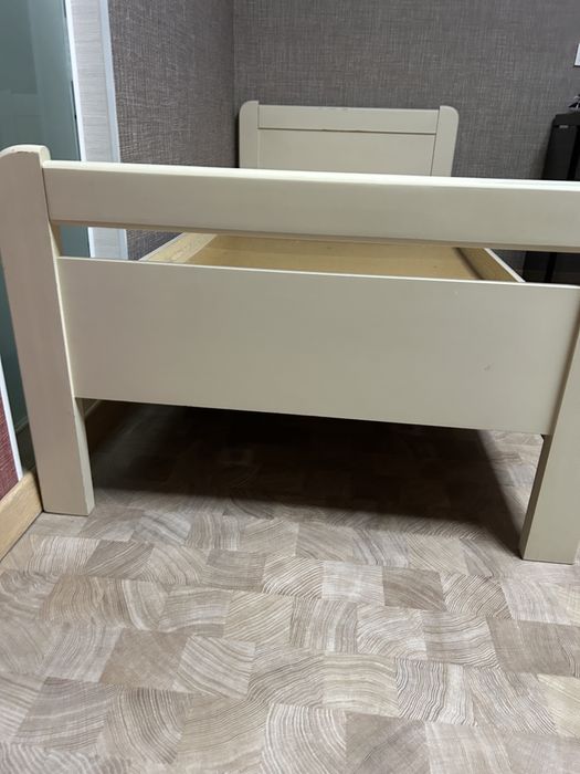 Продаю кровати 1,5