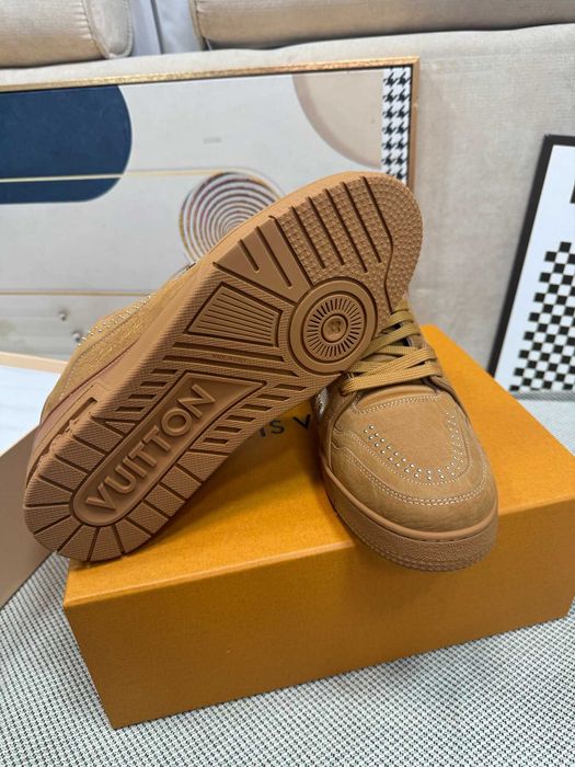 Adidasi Louis Vuitton Calitate Premium