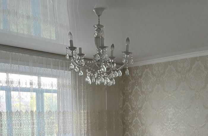 Продам 6 рожковую люстру