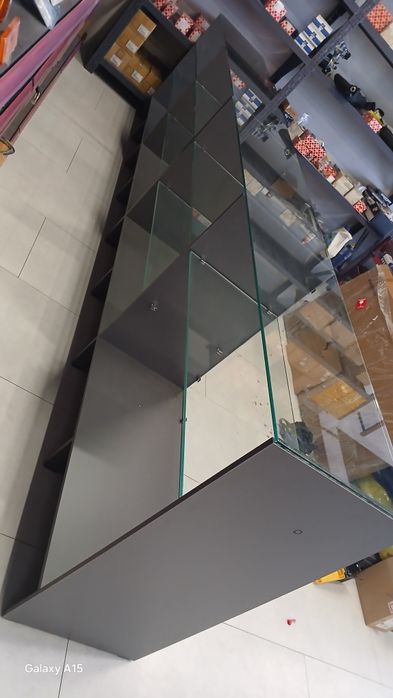 Oynali vitrinalar, стеклянные витрина