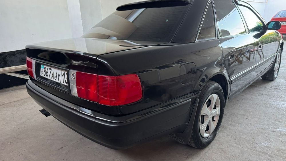 Ауди 100 С4 1991г.