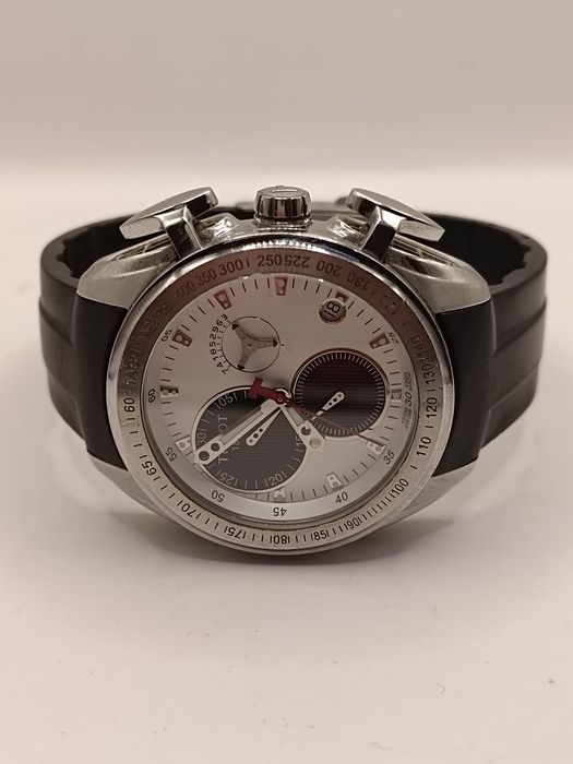 Часовник: Tissot T- Race
