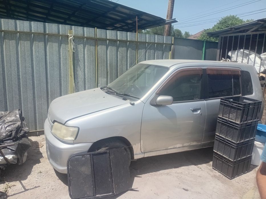 Продам нисан куб