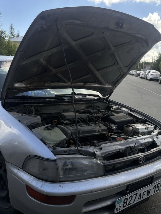 Машина Toyota Corolla