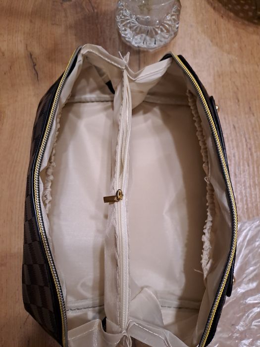 Продам новые космитички