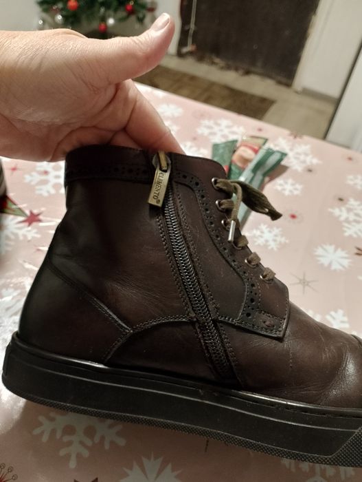 Продам зимние ботинки