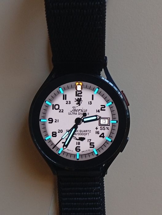 Samsung watch 4 44mm часы Самсунг в хорошем состоянии с комплектом