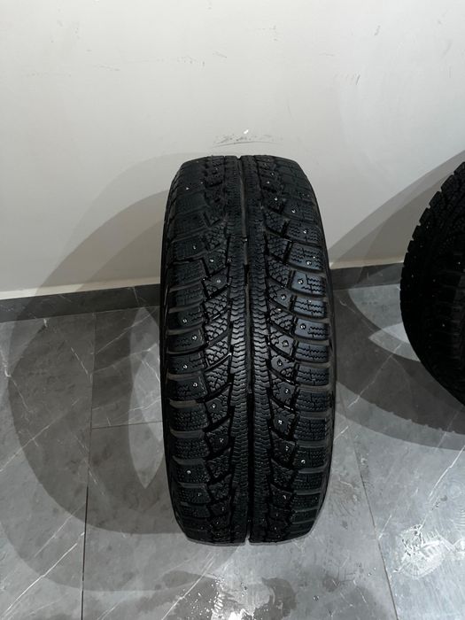 Продам комплект зимних шин. Торг