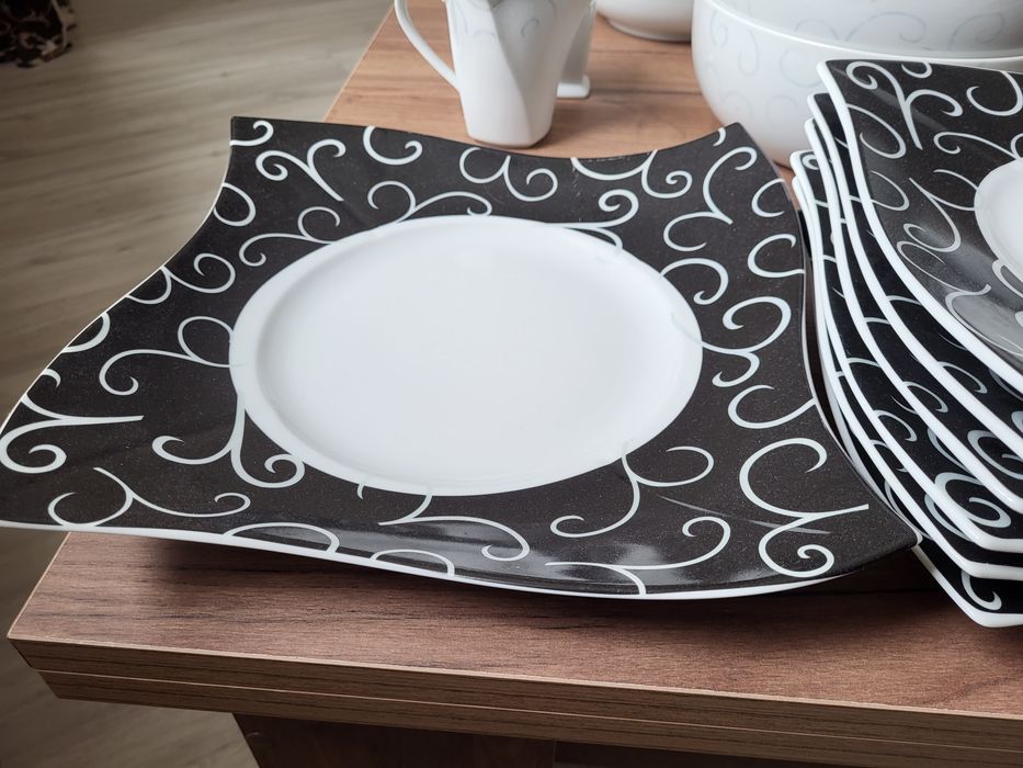 Столовый обеденный набор посуды