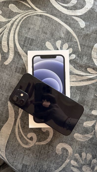 Телефон Iphone 12