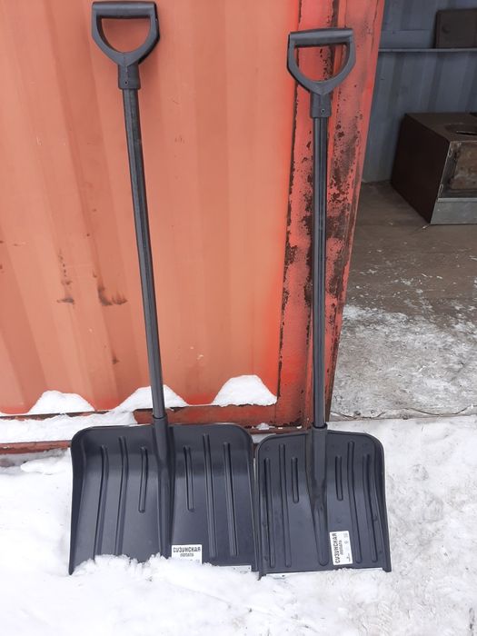 Зимние лопаты с черенком