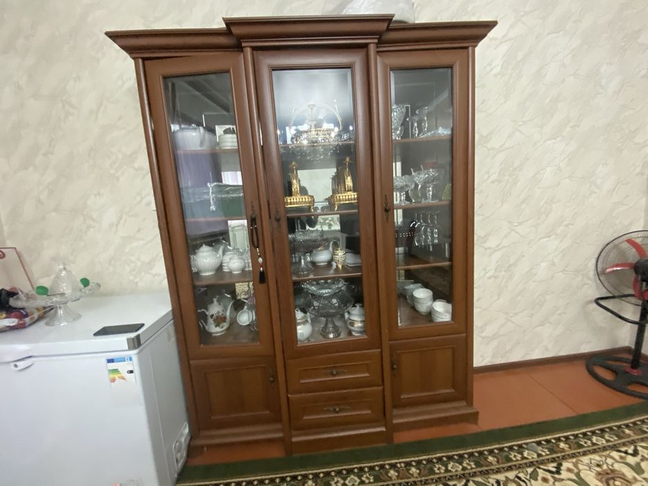 прадается стулья и горка