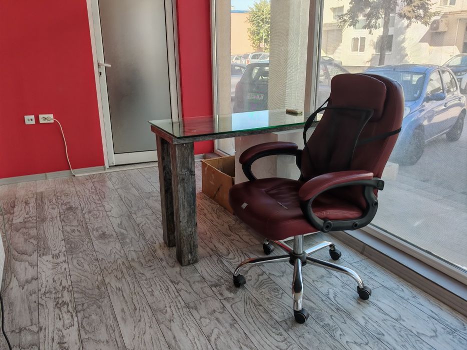 Офис обзавеждане