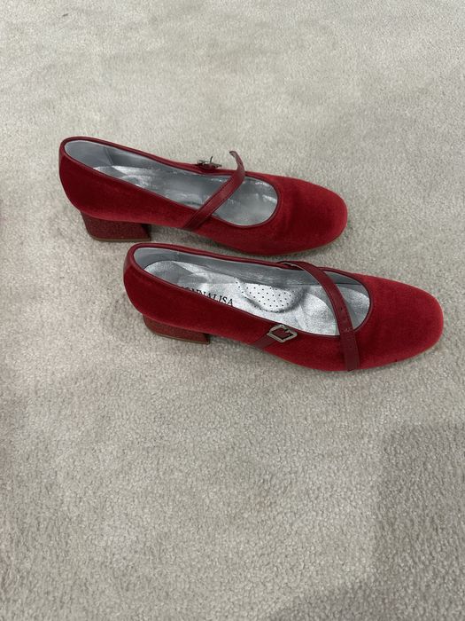 Чисто нови обувки за момиче на италианската марка Monnalisa